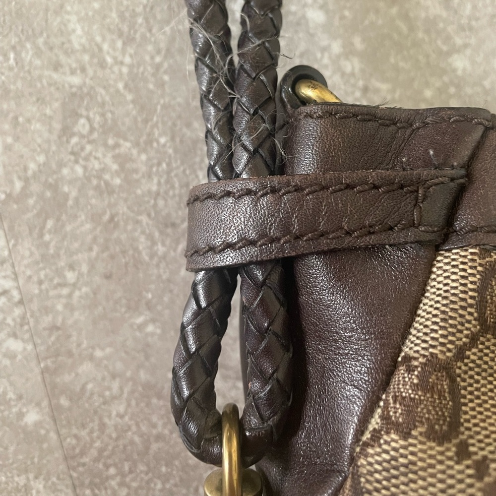 Gucci purse